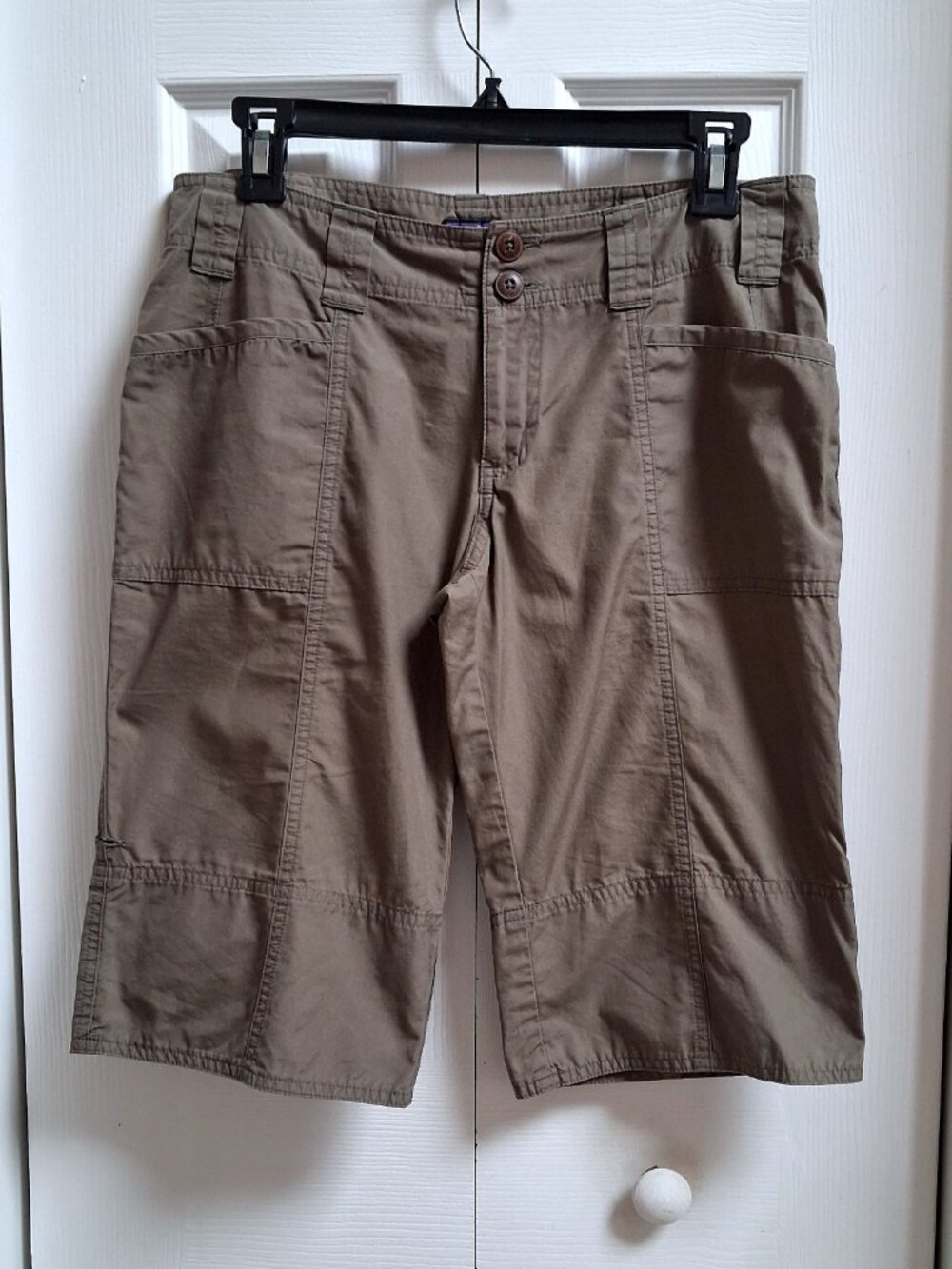 Women's PATAGONIA Olive Green Roll Up Cargo Shorts sz 4